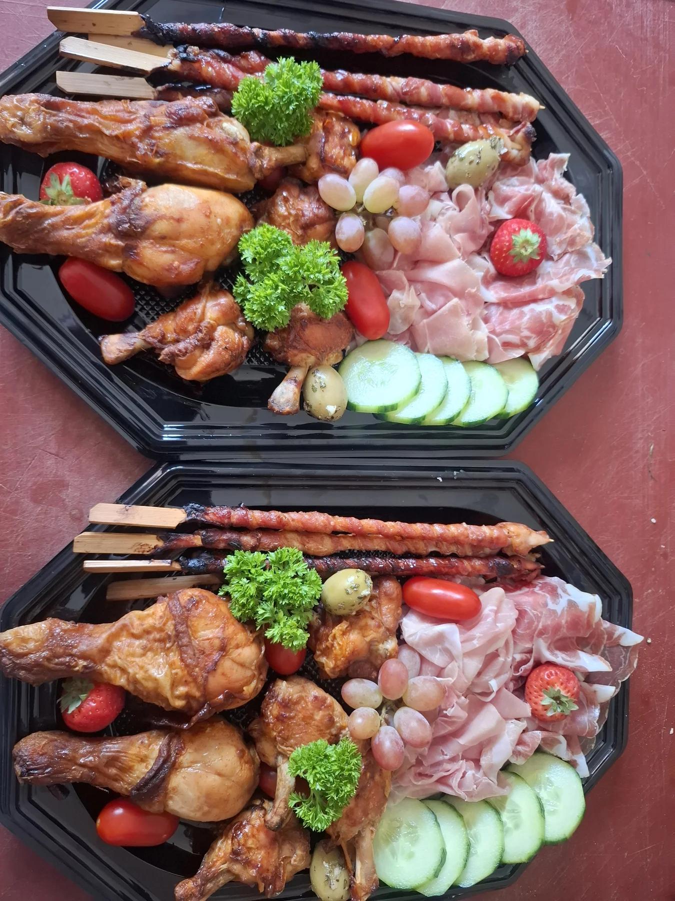 Bereide barbecueschotels van De Peper